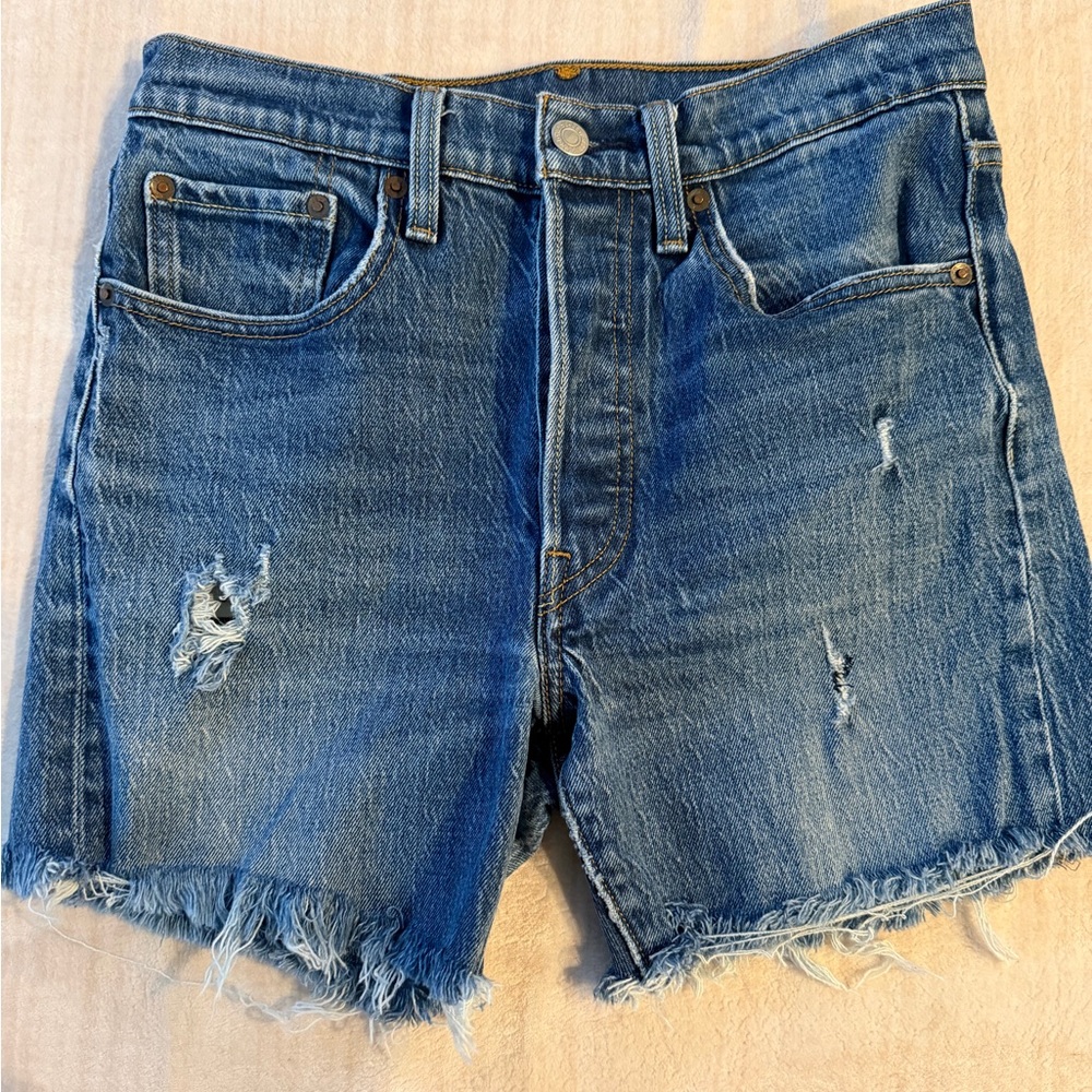Levi’s 501 Midi Jean Short